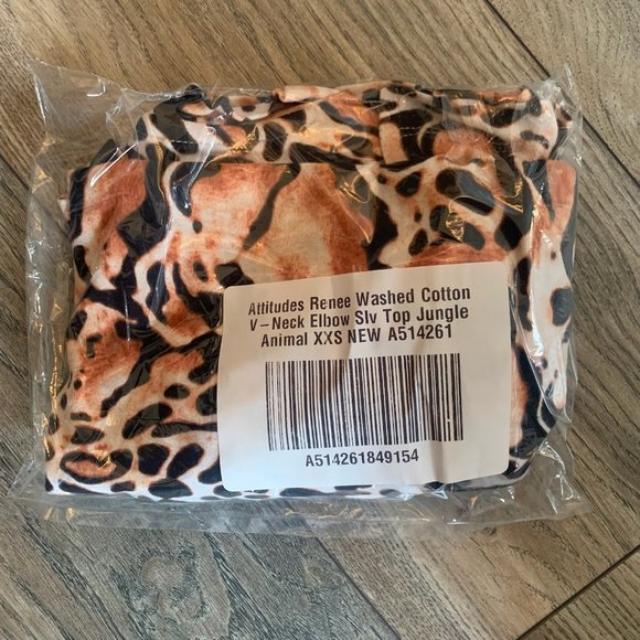 NWT ATTITUDES BY RENEE WASHED COTTON V-NECK ELBOW SLEEVE TOP JUNGLE ANIMAL XXS - Picture 5 of 7